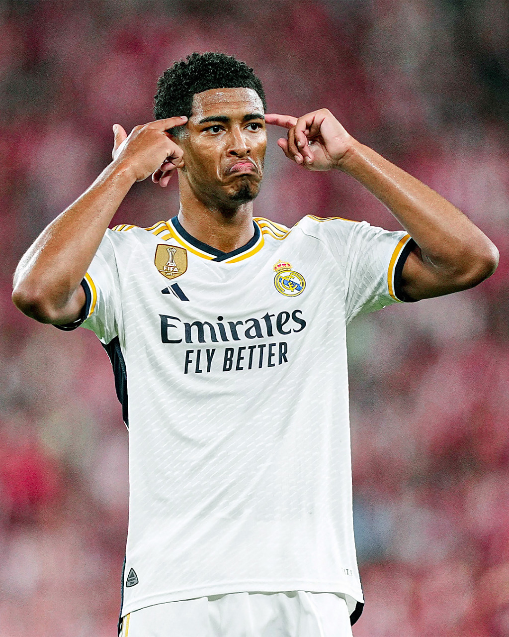 足协杯决赛：险象环生，北京国安大战河南杜康（足协杯决战：北京国安对阵河南杜康，惊险不断）