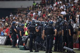 阿方索·戴维斯：本轮欧冠我将迎来复出，不确定是否能上场（阿方索·戴维斯：本轮欧冠复出在即，是否登场尚未确定）