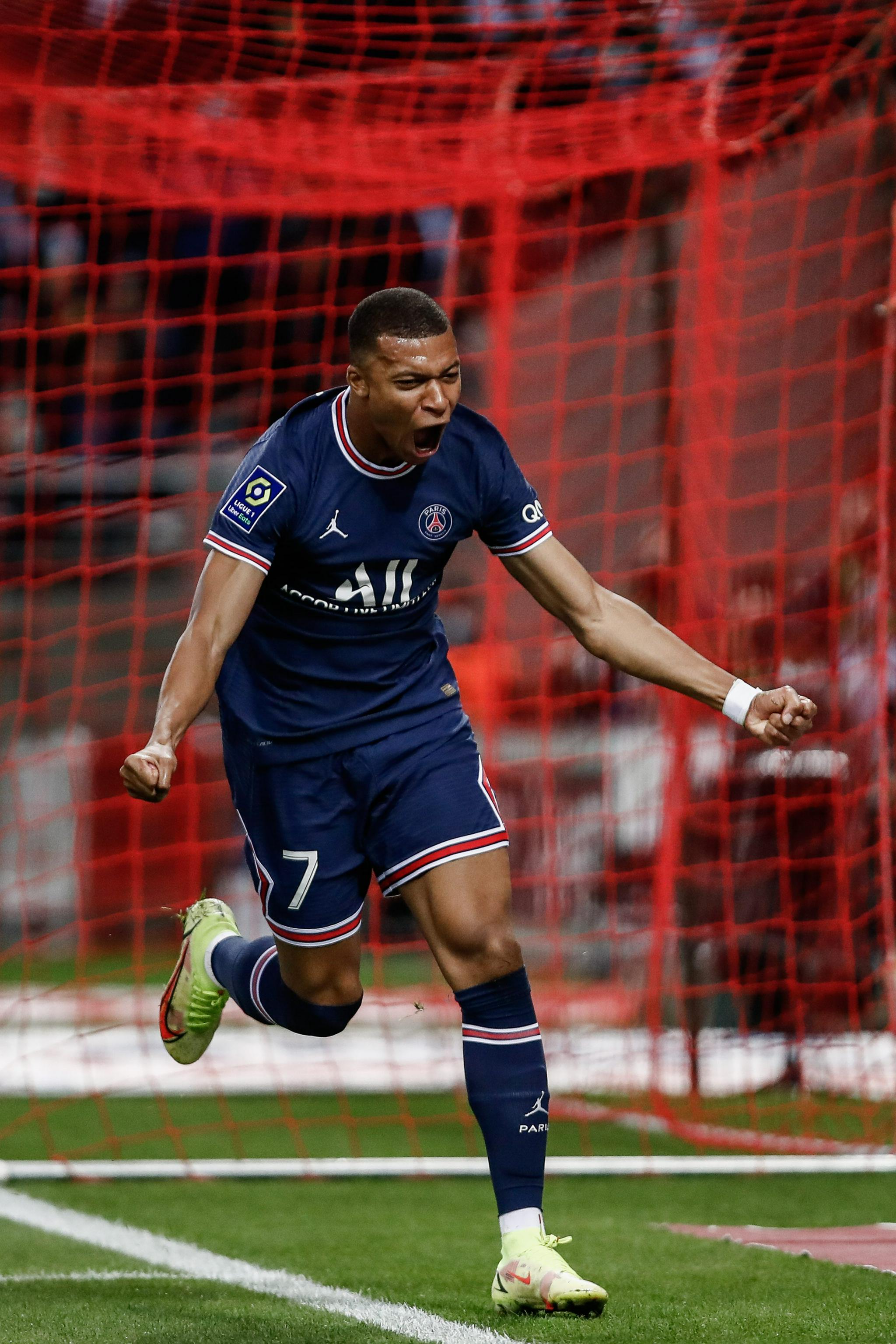 足球外援对联赛的影响（外籍球员如何塑造联赛格局）