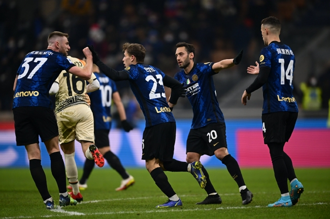 鲁尼：萨拉赫在摧毁自己在利物浦的传奇地位，做法完全错误