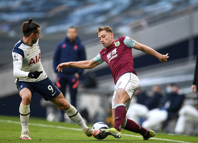 英超战报：蒂亚戈失绝平点，布莱顿2-1险胜布伦特福德（英超：蒂亚戈失点错失扳平，布莱顿2-1力克布伦特福德）