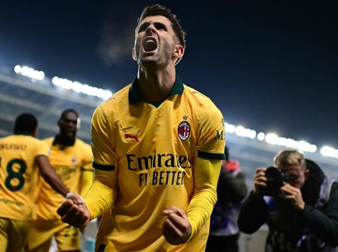 英超将迎第42次首尾对决，此前榜首球队30胜7平4负（英超第42次头尾大战将打响：榜首过往战绩30胜7平4负）