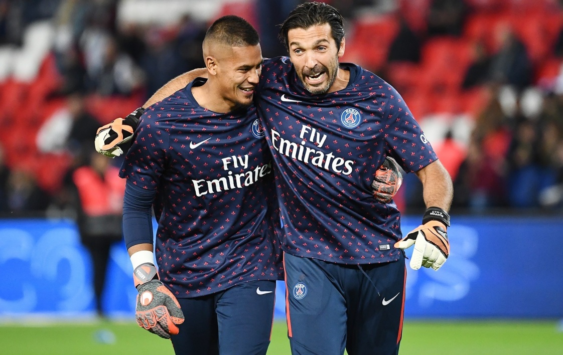 德甲前瞻：汉堡攻守俱废一败再败，斯图加特强势冲击欧冠区（德甲前瞻：汉堡攻防崩盘连败不止，斯图加特强势冲击欧冠席位）