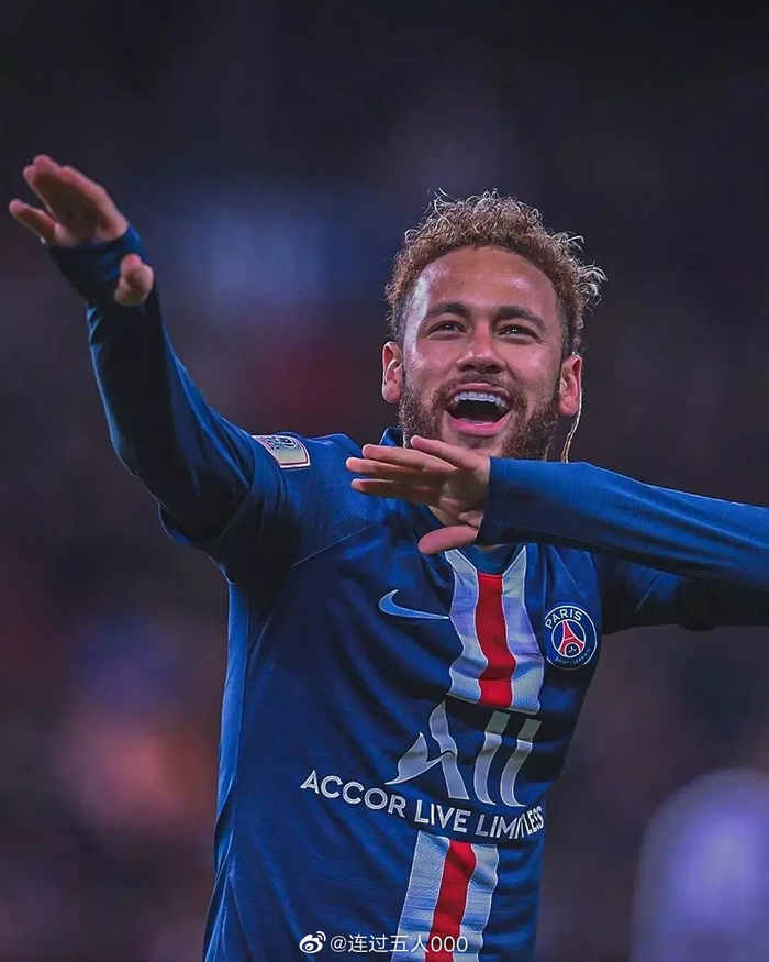 哈兰德破百球纪录后感谢希勒：感谢你在22年给我的建议，很有用（哈兰德破百球后致谢希勒：你在2022年的建议让我受益匪浅）